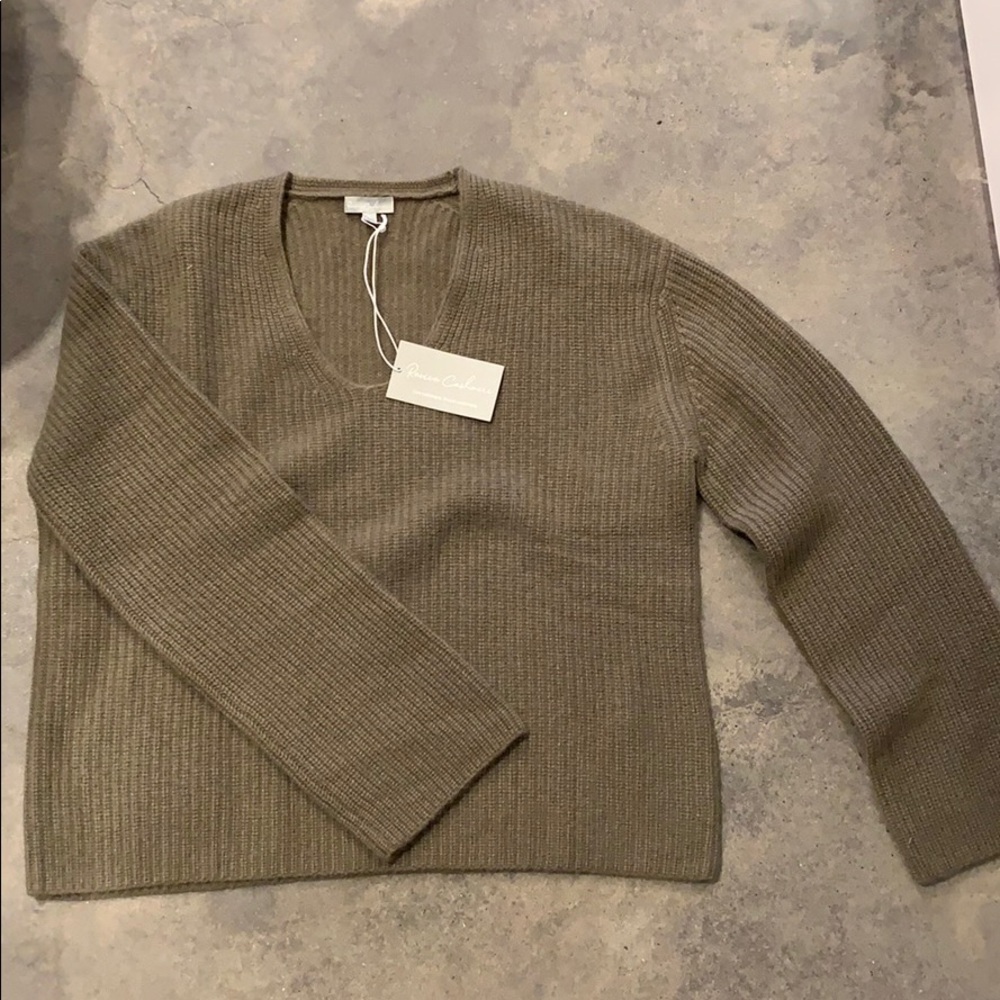 Revive Cashmere V-neck Pullover